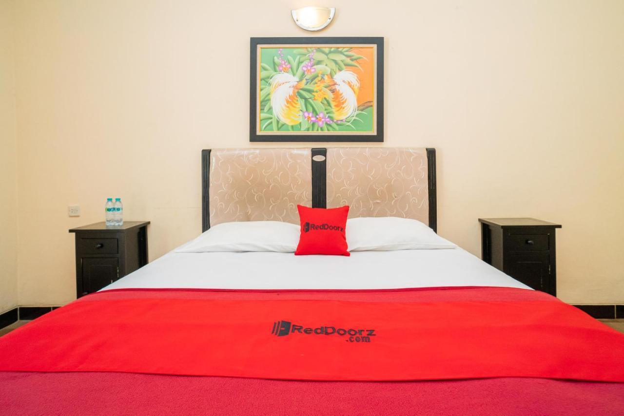 RedDoorz @ Panglima Sudirman Madiun Hotel Bagian luar foto