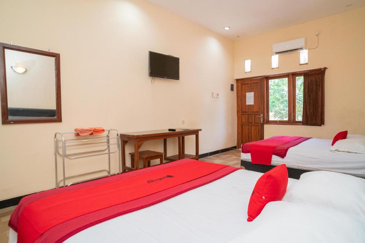 RedDoorz @ Panglima Sudirman Madiun Hotel Bagian luar foto