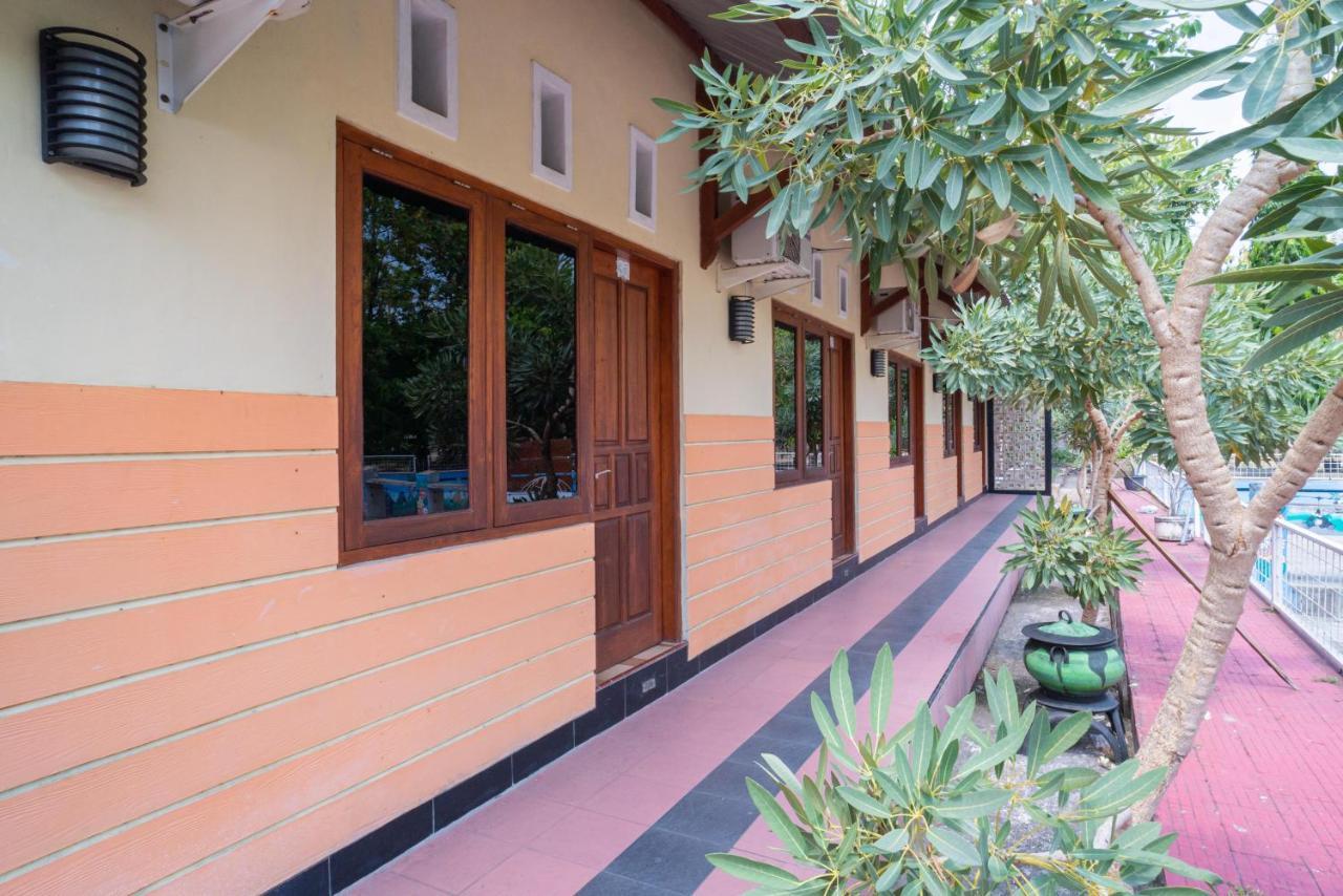 RedDoorz @ Panglima Sudirman Madiun Hotel Bagian luar foto